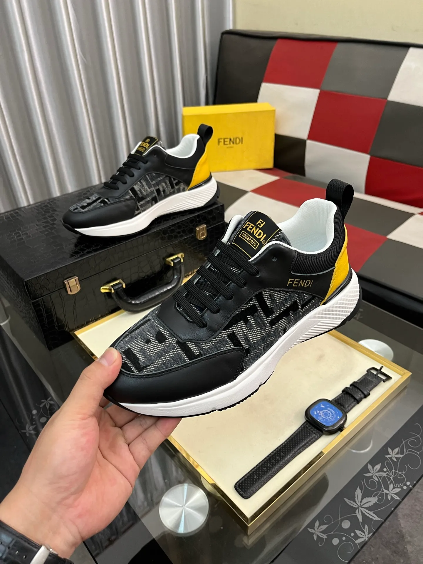 Men's Men's Shoes💰458⌚️⌚️[Fendi] Fendi's latest casual shoes for men! Available at counters simultaneously! Made entirely of imported top-grain calfskin, the interior is made of top-grain water-dyed cowhide, and the original factory-supplied rubber outsole. Leading new fashion concepts. Matching code: 38-442️⃣Colors available